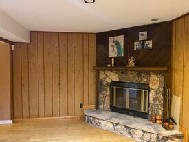 3905 Victoria Ct in Edison, NJ - Building Photo