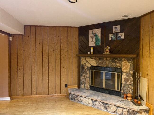 property at 3905 Victoria Ct