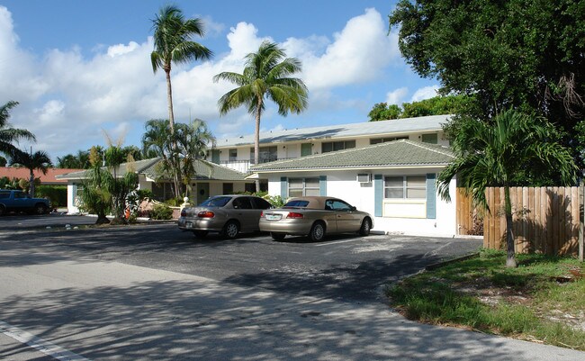 909 SE 14th Ct in Fort Lauderdale, FL - Foto de edificio - Building Photo