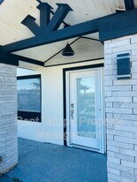 1154 Neptune Dr in Ruskin, FL - Building Photo