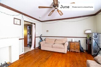Room in Shared 5 bed/1 bath home, Unit E in Boston, MA - Foto de edificio - Building Photo