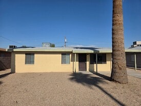 2144 E Corona Ave in Phoenix, AZ - Building Photo
