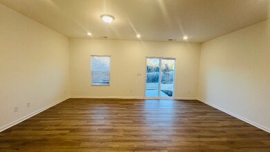 757 Kitfox Dr NW in Concord, NC - Foto de edificio - Building Photo