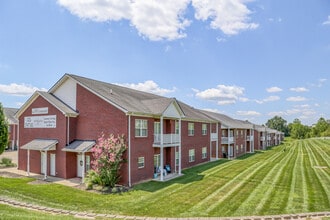 Vineland Carriage Homes Apartments in Vine Grove, KY - Foto de edificio - Building Photo