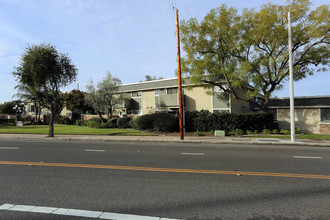 North Cambridge Apartments in Orange, CA - Building Photo - Building Photo