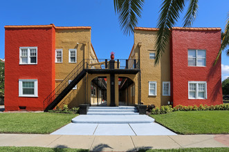 Westshore Gardens in Tampa, FL - Building Photo - Building Photo