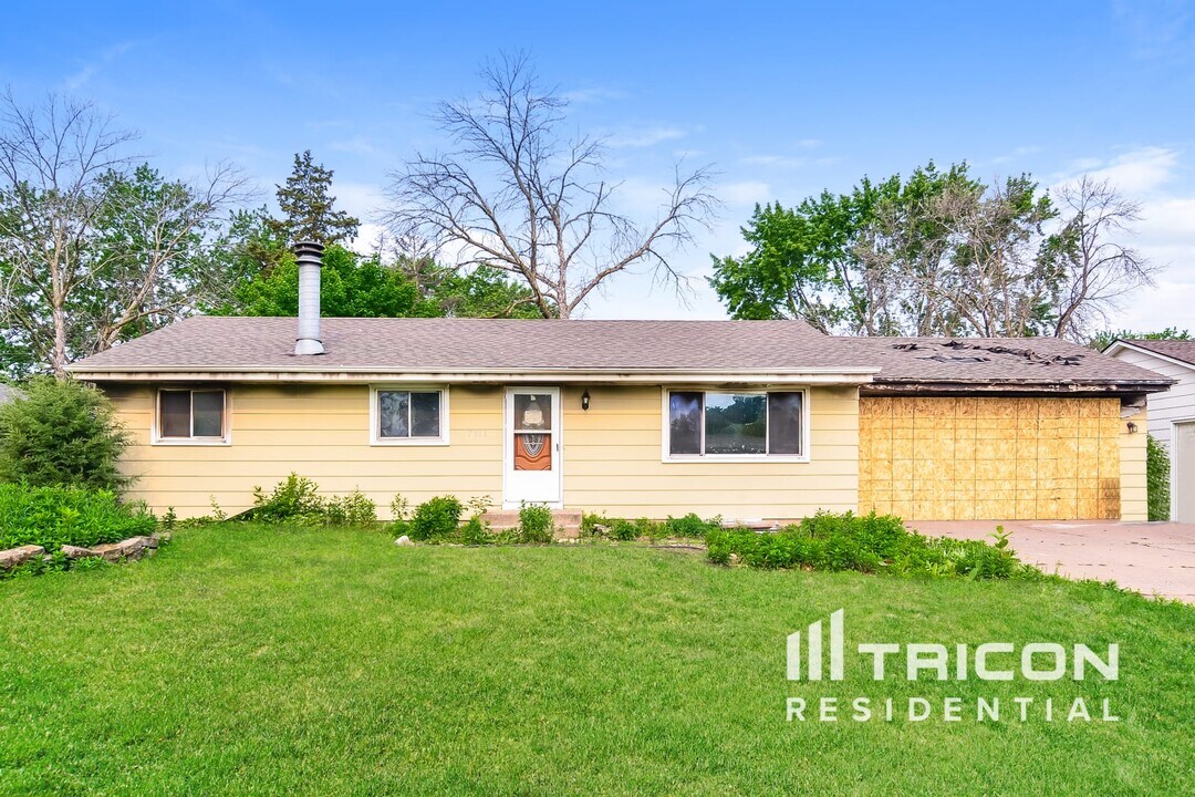 7013 Knox Ave N in Minneapolis, MN - Building Photo