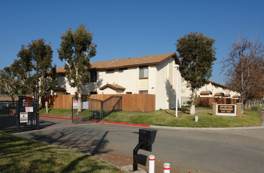 Riverview Town Homes in Oceanside, CA - Building Photo