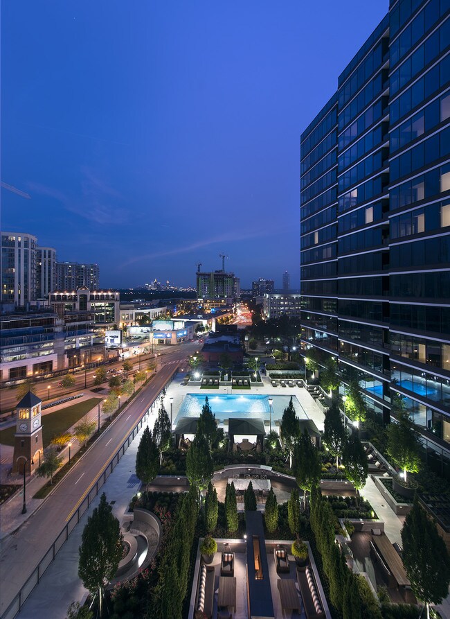 Hanover Buckhead Village in Atlanta, GA - Foto de edificio - Building Photo