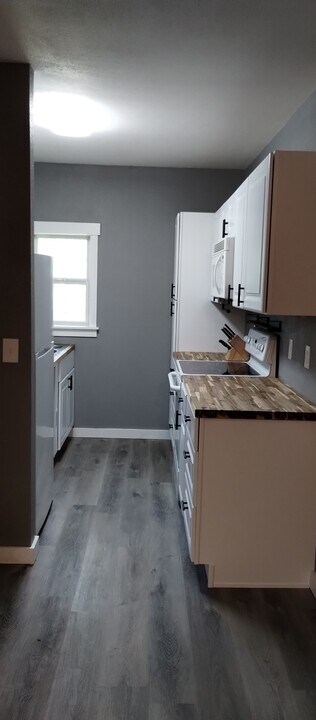1811 E Fir Ave in Fergus Falls, MN - Building Photo
