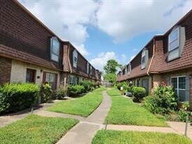 9303 Hammerly Blvd in Houston, TX - Building Photo