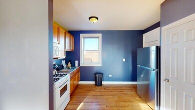 2360 W Dickens Ave in Chicago, IL - Building Photo - Building Photo