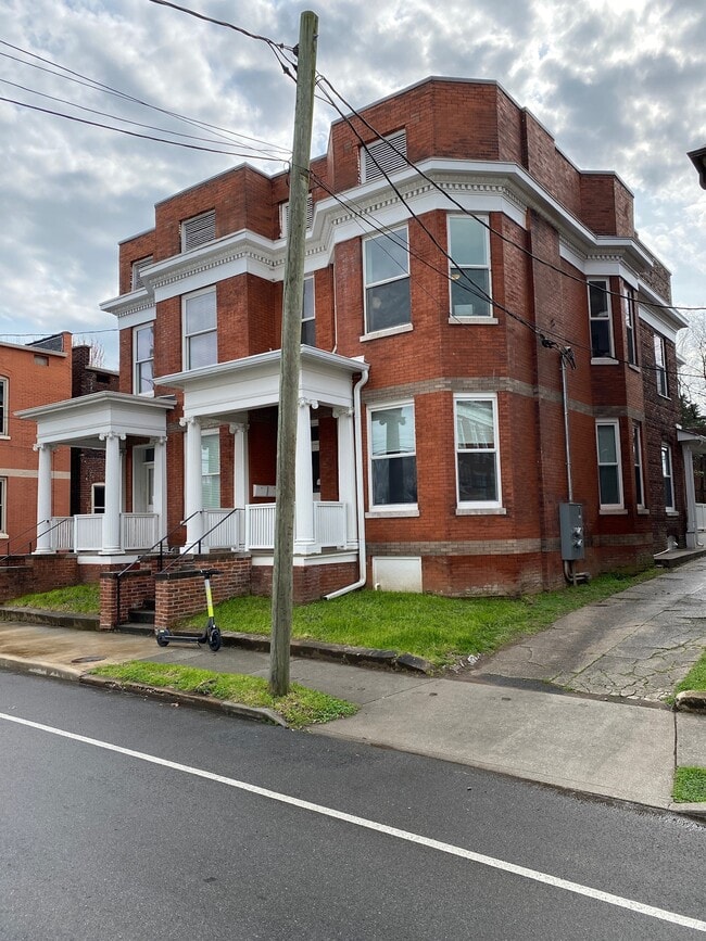 509 N Central St, Unit McMillan Flats Unit 01 in Knoxville, TN - Building Photo - Building Photo