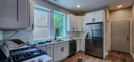 2552 S Central Park Ave, Unit 2 in Chicago, IL - Foto de edificio - Building Photo