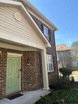 514 Hadleybrook Drive in Chesapeake, VA - Building Photo