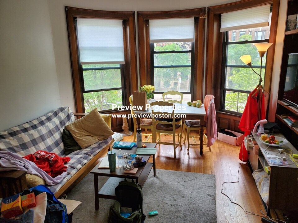 849 Beacon St, Unit 3 in Boston, MA - Foto de edificio
