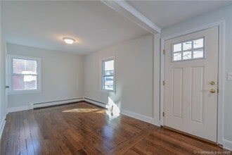 397 Queen St in Bridgeport, CT - Building Photo - Building Photo