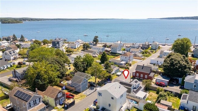 46 Cottage Ave in Portsmouth, RI - Building Photo - Building Photo