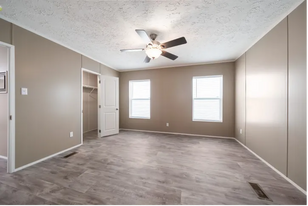 1010 1st St SE in Mandan, ND - Building Photo