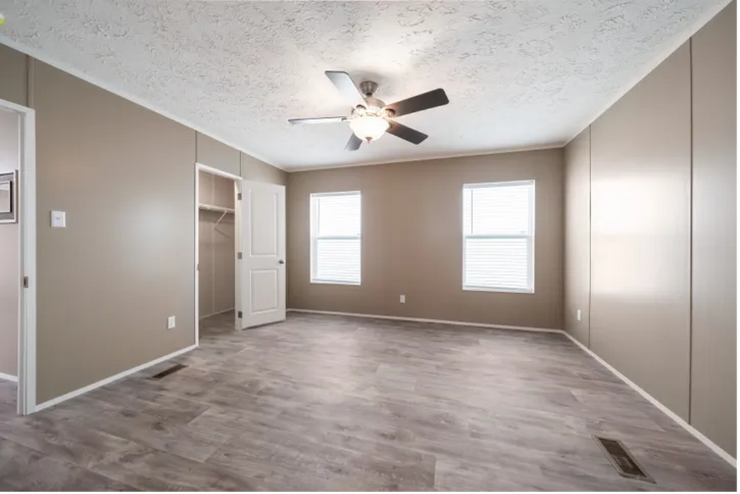 1010 1st St SE in Mandan, ND - Building Photo