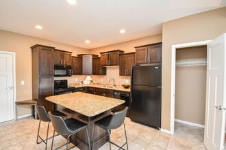 7438 S Louise Ave in Sioux Falls, SD - Building Photo - Building Photo