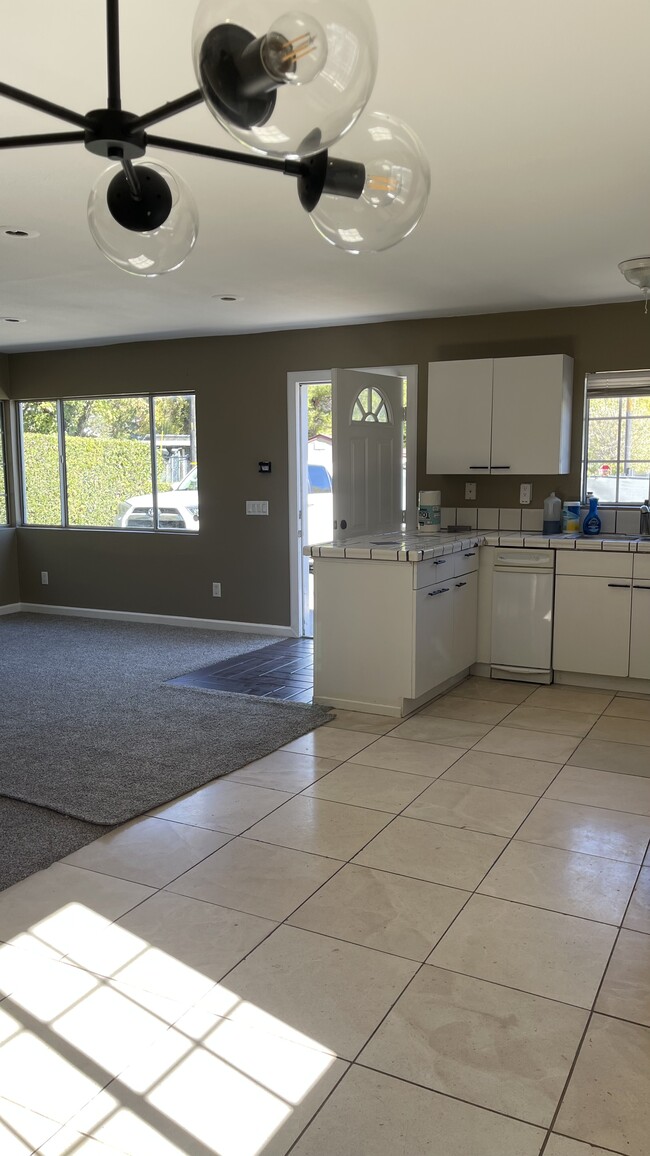 13947 Meadow Ln in Lytle Creek, CA - Foto de edificio - Building Photo