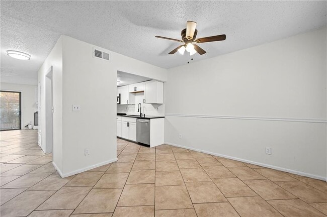 579 Northridge Crossing Dr in Atlanta, GA - Building Photo - Building Photo