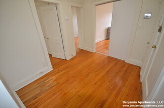 127 Sutherland Rd, Unit L in Boston, MA - Building Photo - Building Photo