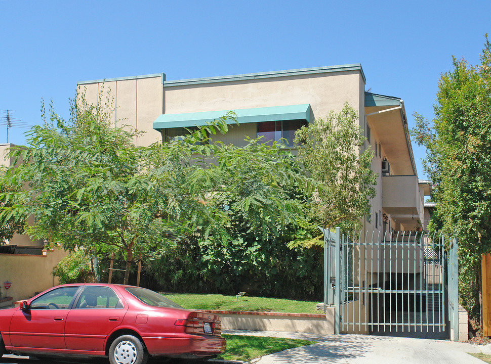 525 N Sweetzer Ave in Los Angeles, CA - Building Photo