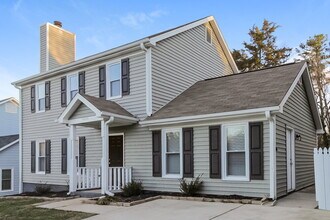 9605 Manus Ct in Matthews, NC - Foto de edificio - Building Photo