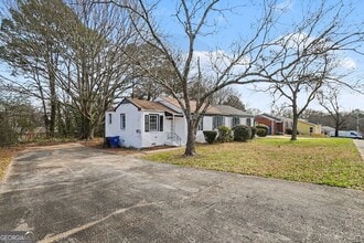 1716 Lisbon Dr SW in Atlanta, GA - Building Photo - Building Photo