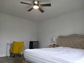 5303 Glen Harwell Rd in Plant City, FL - Foto de edificio - Building Photo