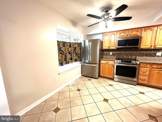 6476 O'Hara Ct Dr in Springfield, VA - Building Photo - Building Photo