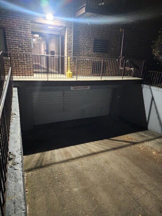 235 N Mill Rd in Addison, IL - Building Photo