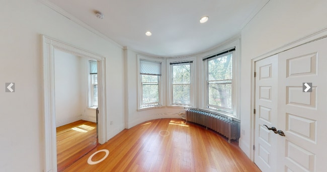 373 Commonwealth Ave in Boston, MA - Foto de edificio - Building Photo