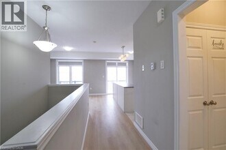 16 Wheat Ln. in Kitchener, ON - Building Photo - Building Photo