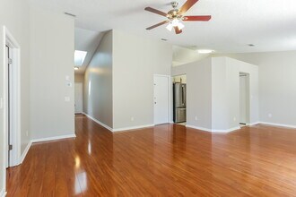 3447 Le Havre Dr E in Jacksonville, FL - Building Photo - Building Photo