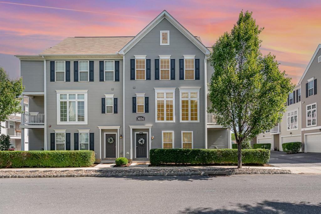 3034 Meridian Cmns in Mechanicsburg, PA - Building Photo