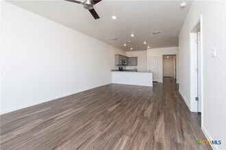 5815 Betty Lou Dr in Killeen, TX - Building Photo - Building Photo