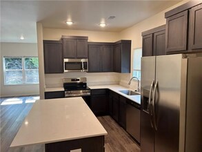 955 S Benchmark Ln-Unit -955 S benchmark unit 1A in Fayetteville, AR - Building Photo - Building Photo