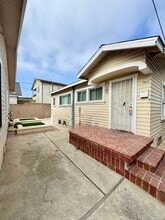 546 W 20th St in Los Angeles, CA - Building Photo - Building Photo