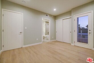 6117 Fountain Ave in Los Angeles, CA - Building Photo - Building Photo