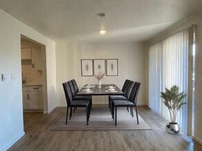 102 Tacoma Blvd S in Pacific, WA - Building Photo - Building Photo