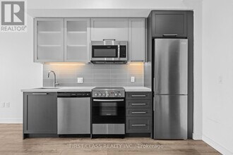 25 Neighbourhood Ln. in Toronto, ON - Building Photo - Building Photo