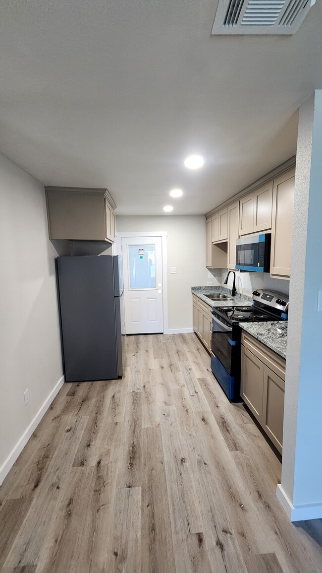 237 Sendero Dr in Garland, TX - Building Photo - Building Photo