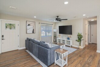 130 N Lorraine Dr in Mary Esther, FL - Building Photo - Building Photo