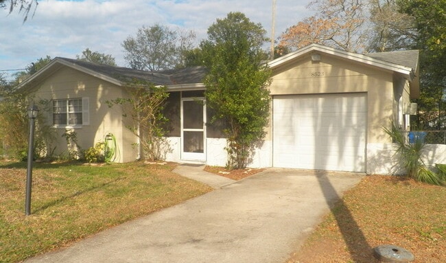 property at 8523 Chinaberry Dr