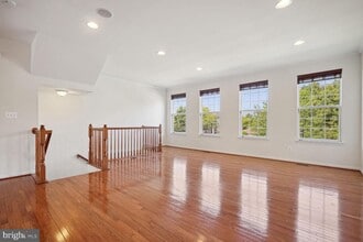 9074 Belo Gate Dr in Manassas Park, VA - Building Photo - Building Photo