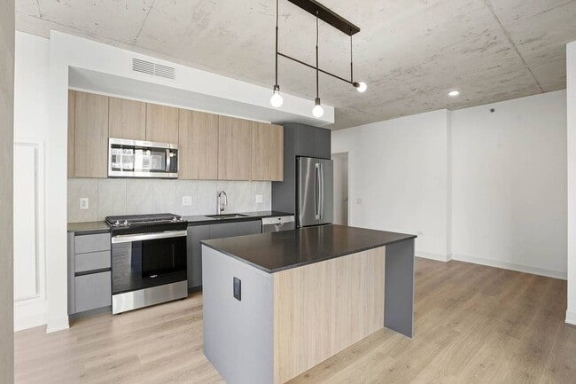 258 W Polk St in Chicago, IL - Building Photo - Building Photo