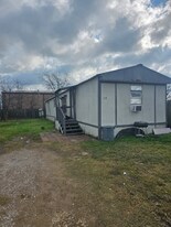 1801 S Business 45 in Corsicana, TX - Building Photo